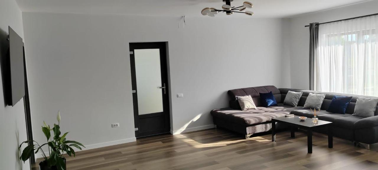 Casira Guesthouse Sînmartin Εξωτερικό φωτογραφία